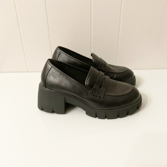 Torrid 9.5WW Chunky Black Slip On Shoes Heels Oxford’s - Picture 3 of 8